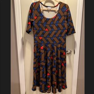 XL LULAROE NICOLE DRESS - BLUE & PINK ACCENTS